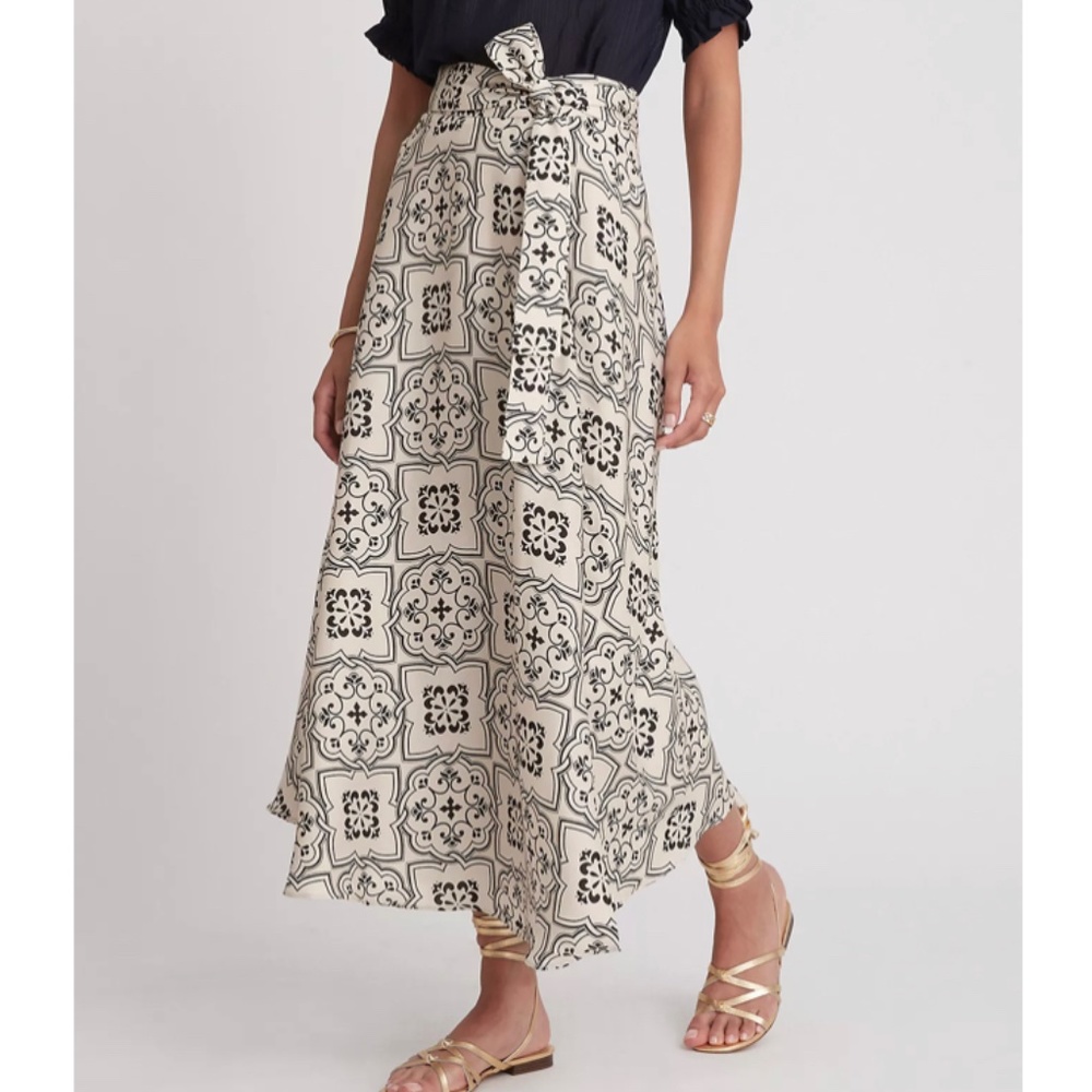 NWOT womens petite Ann Taylor tiled tie waist maxi skirt